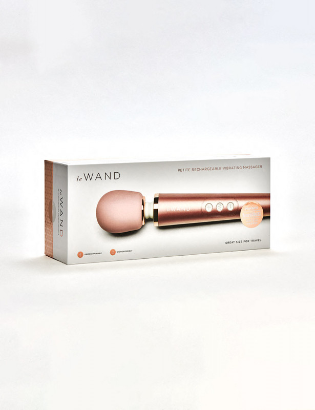 Le Wand Petite Vibrator packaging Le Wand Petite Vibrator packaging