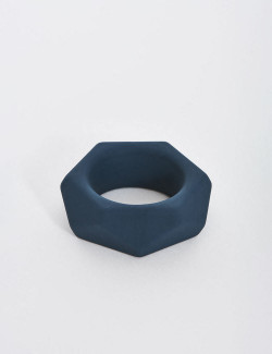 Diamond-shaped silicone cock ring