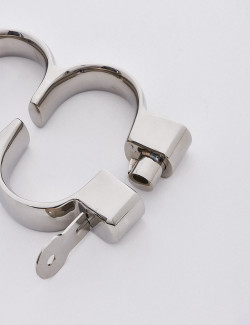 BDSM Cuffs from Black-Line detail