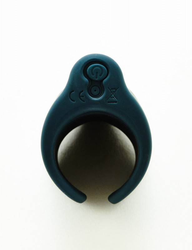 Vibrating Masturbator Handjob Stroker from Boners details